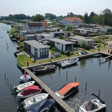 Chalet On The Water At The Beautiful Veluwemeer Nunspeet